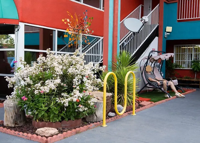 Motel: Sandia Peak Inn Old Town Abq, A Howard Johnson By Wyndham