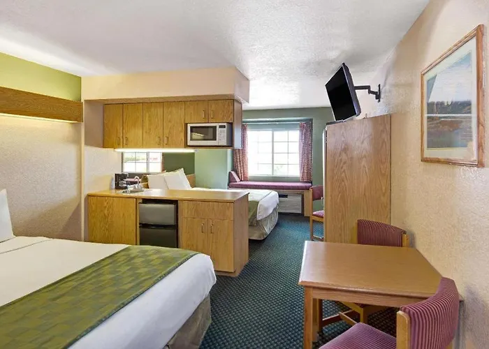Microtel Inn & Suites By Wyndham West